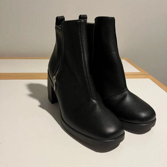 Topshop Square Toe Chelsea Boots Faux Leather  US10 - Picture 2 of 7